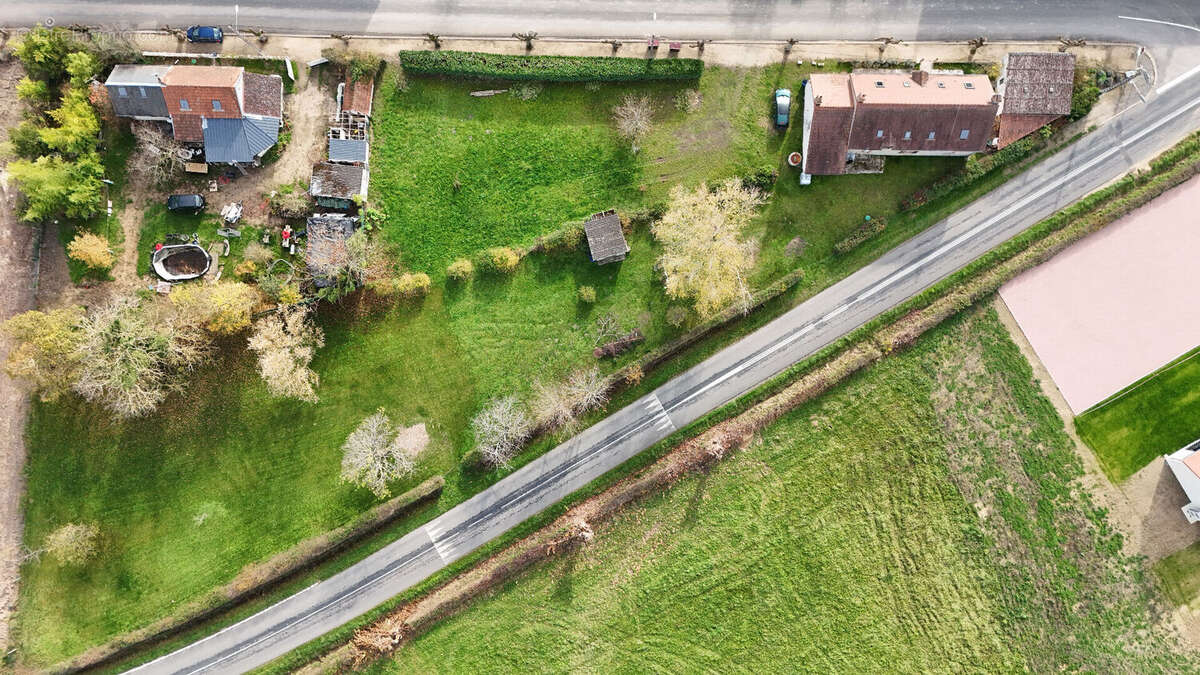 Maison à LA CHAPELLE-AUX-CHASSES