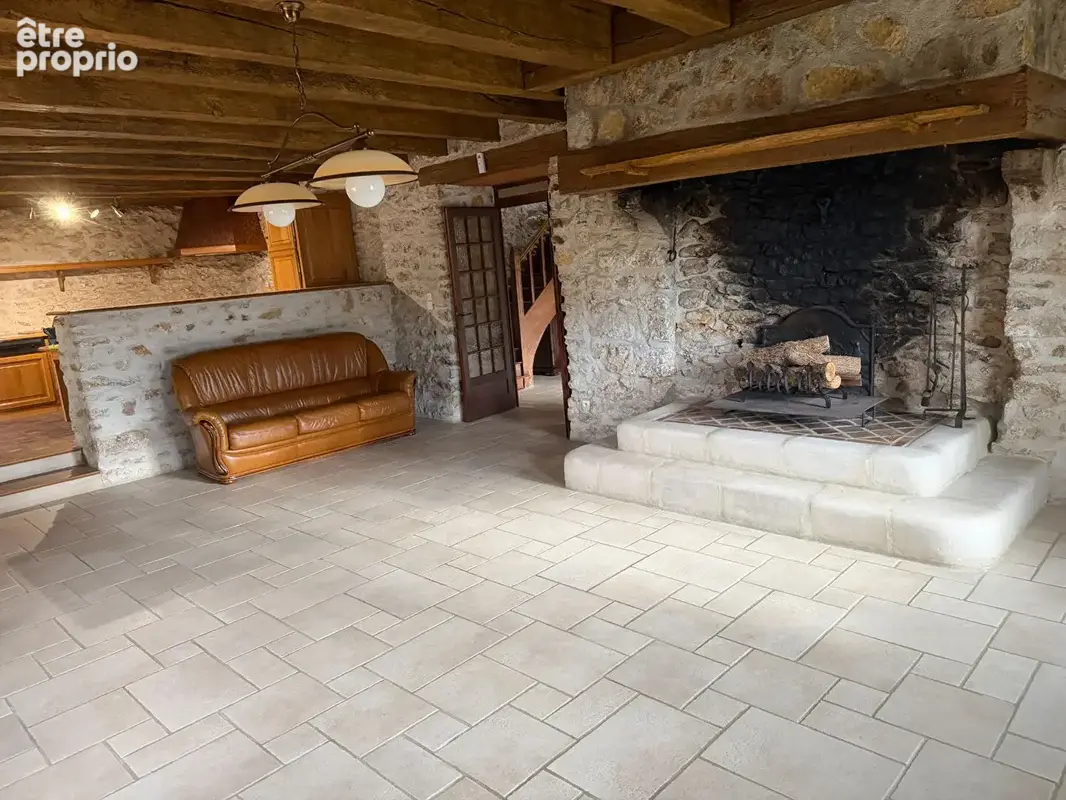 Aslonnes (86) - maison ancienne de charme de 207 m² - 4 chambres - dépendance - photo 13