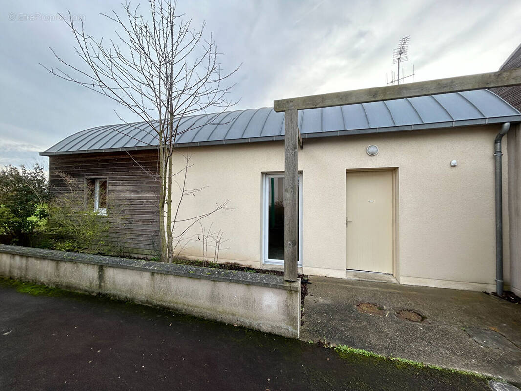 Maison à L'HUISSERIE