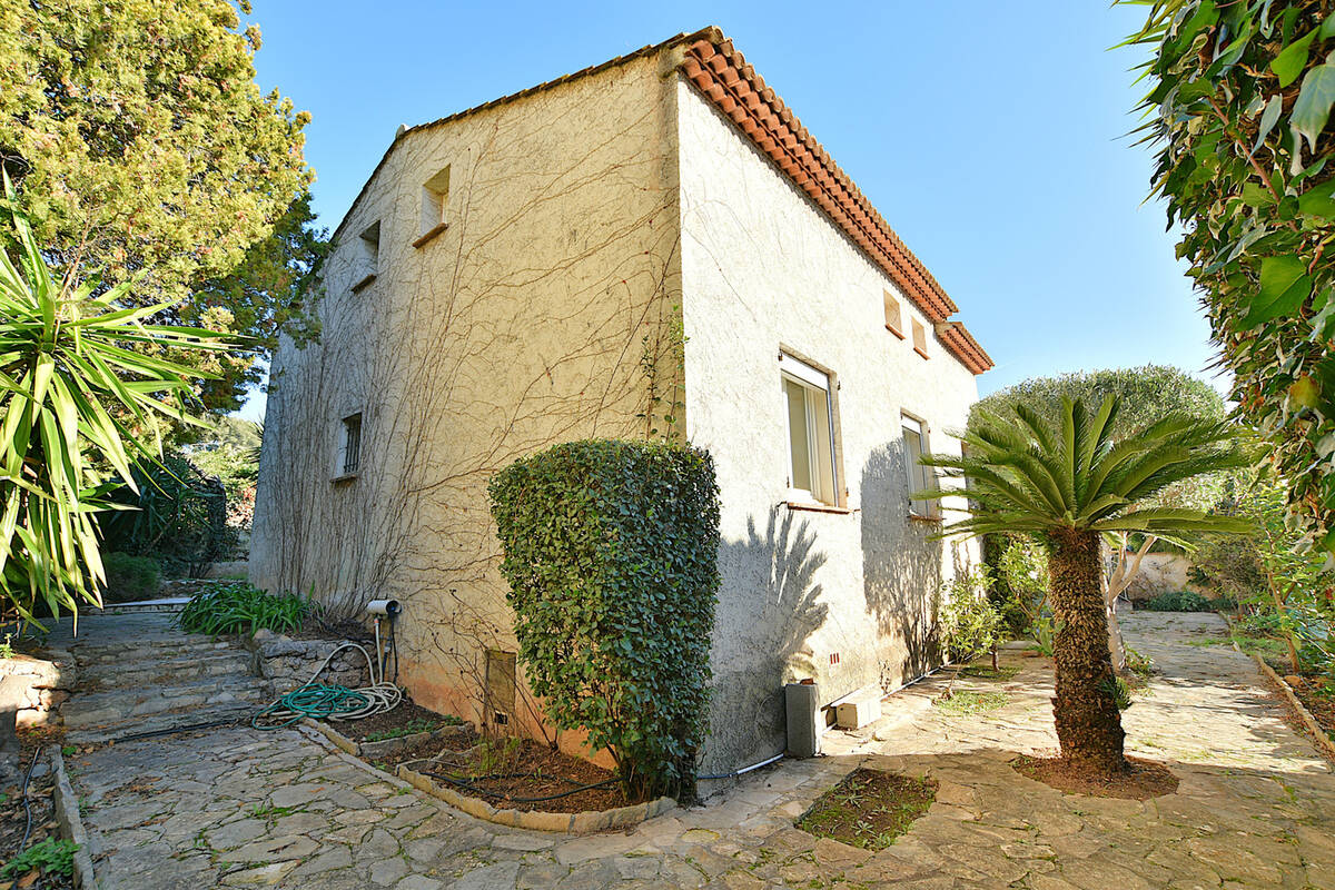Maison à CARQUEIRANNE