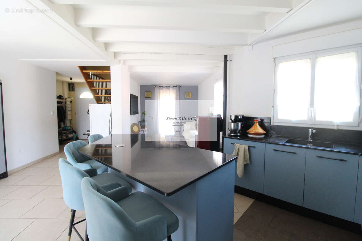 Maison de TYPE 5 sur les hauteurs de St-Affrique - photo 3