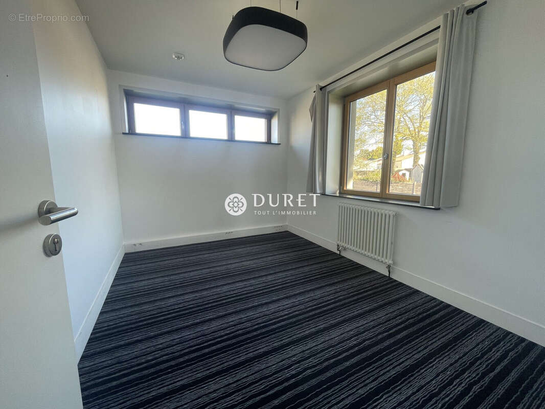 Commerce à LA BRUFFIERE