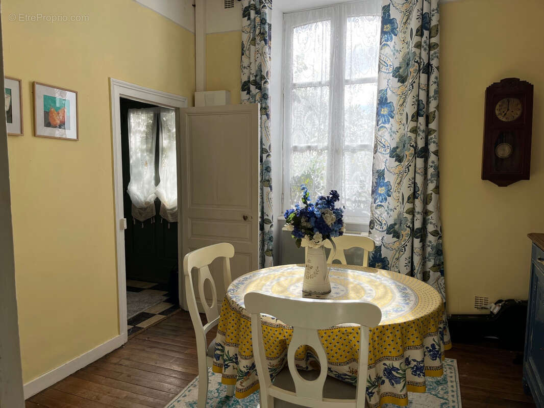 Maison à JUMILHAC-LE-GRAND