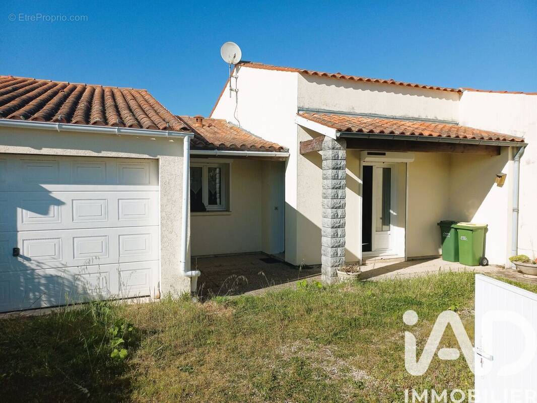 Photo 1 - Maison à LA BREE-LES-BAINS