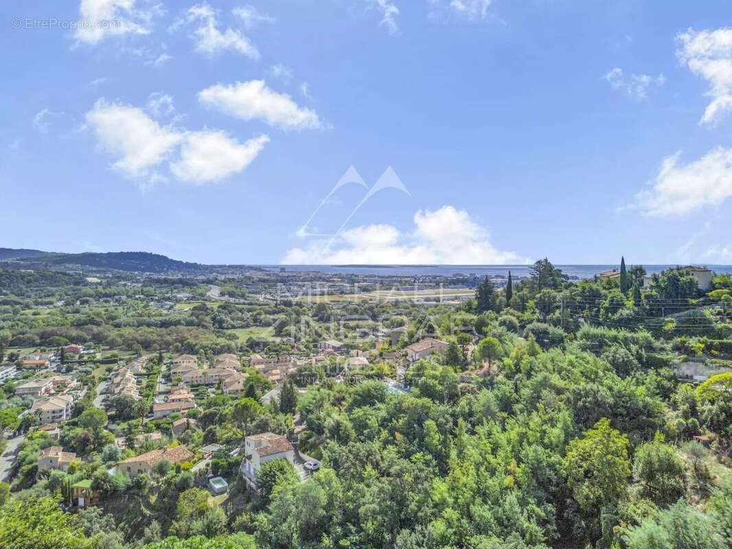 Maison à MANDELIEU-LA-NAPOULE