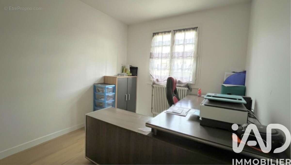 Photo 9