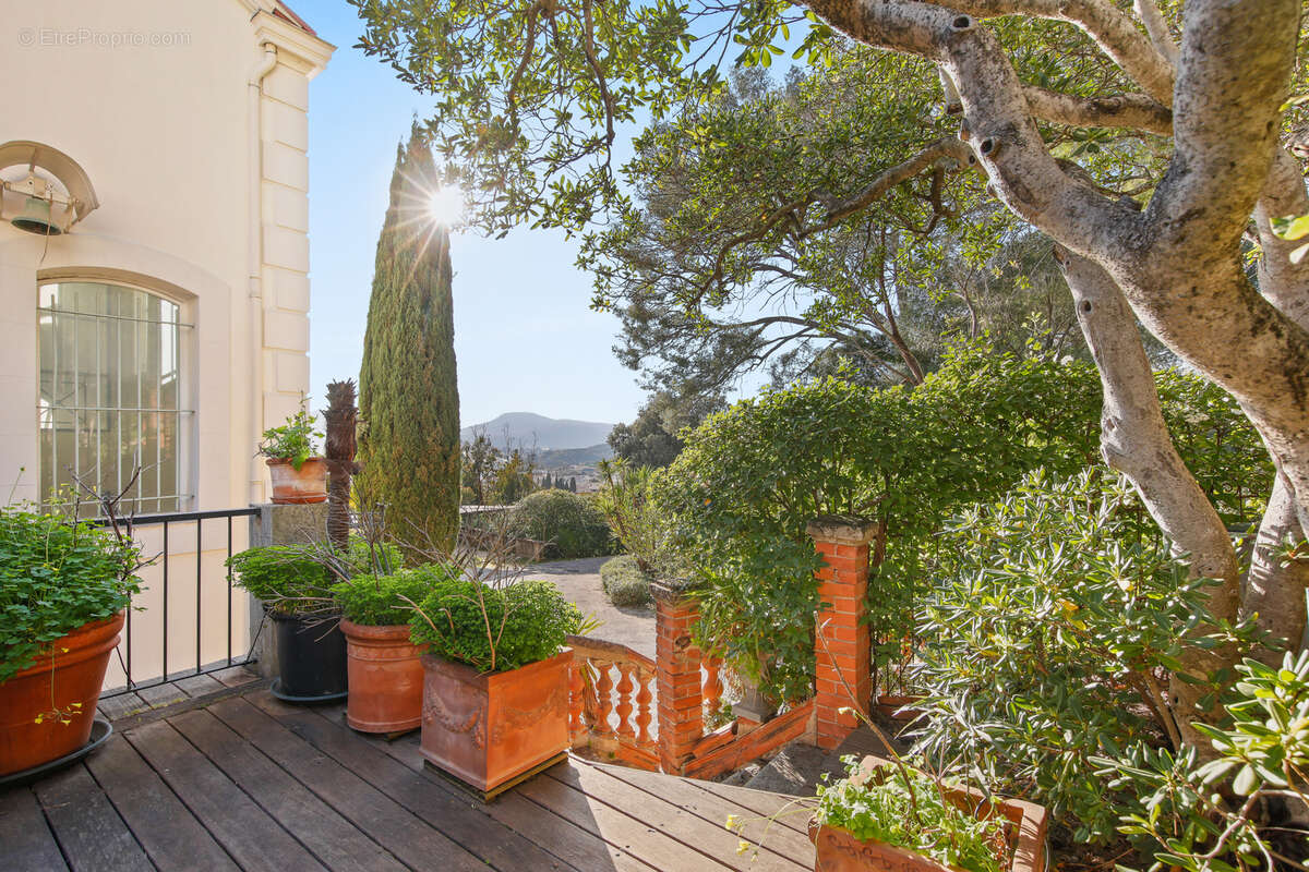 Appartement à HYERES