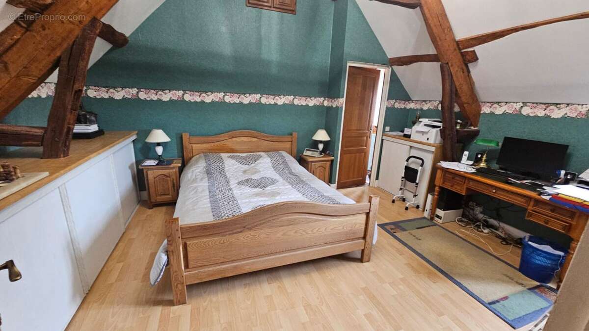 Maison à HOUDAN