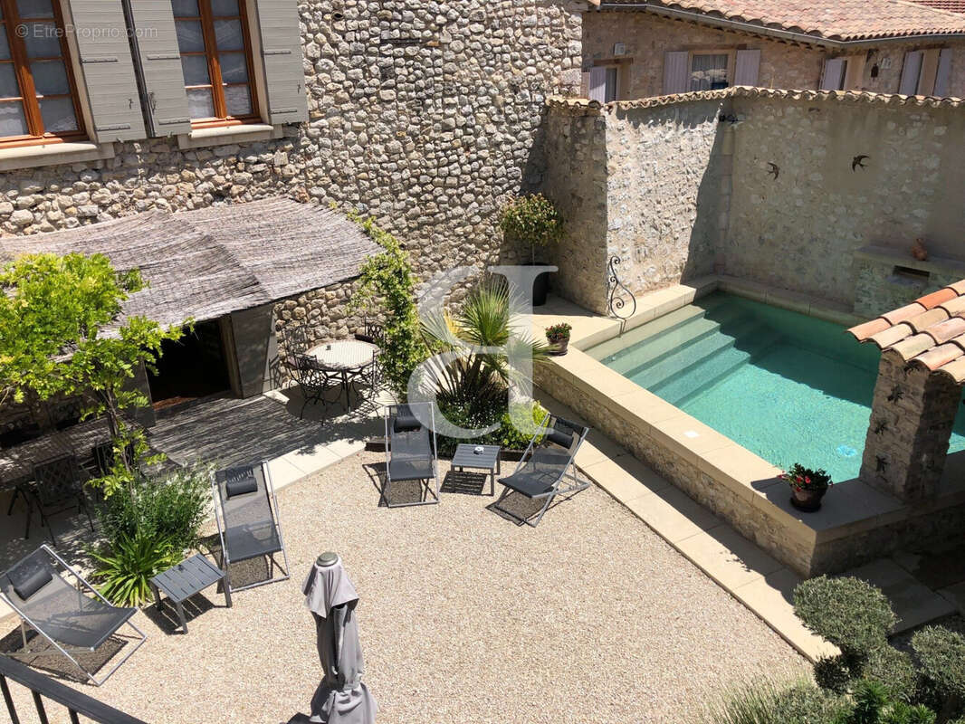Maison à VAISON-LA-ROMAINE
