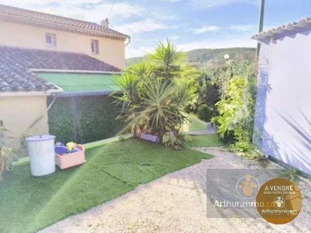 Maison à BORMES-LES-MIMOSAS