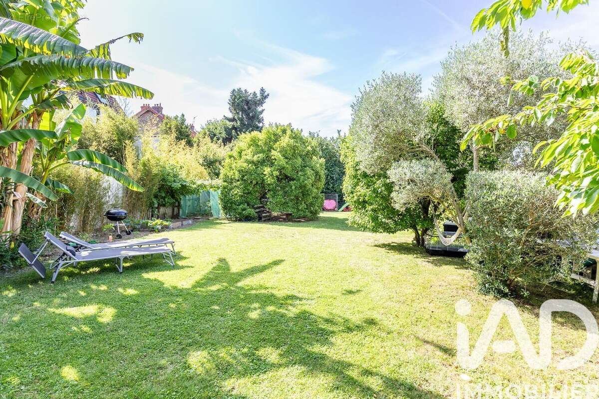 Maison 187 m² à Villeneuve-Le-Roi  - photo 2