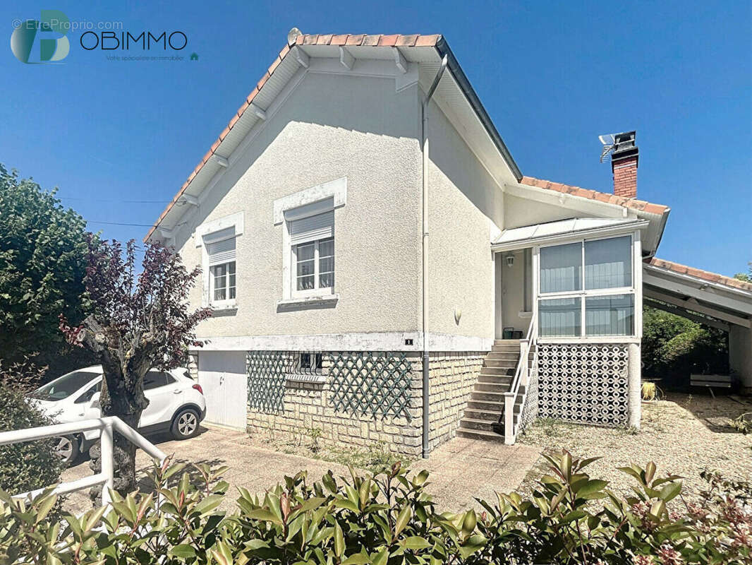 Maison à RUELLE-SUR-TOUVRE