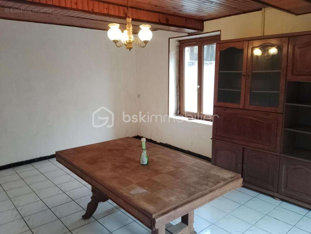 Maison à LES AVENIERES