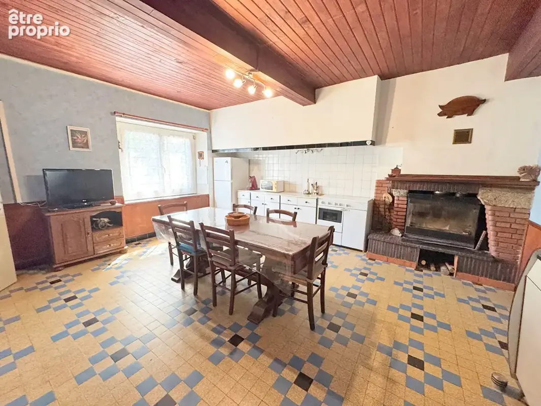 SONNAC SUR L'HERS:  Maison familiale  -  5 pièces  Terrain de 1382 + Hangar de 63 m² - photo 5
