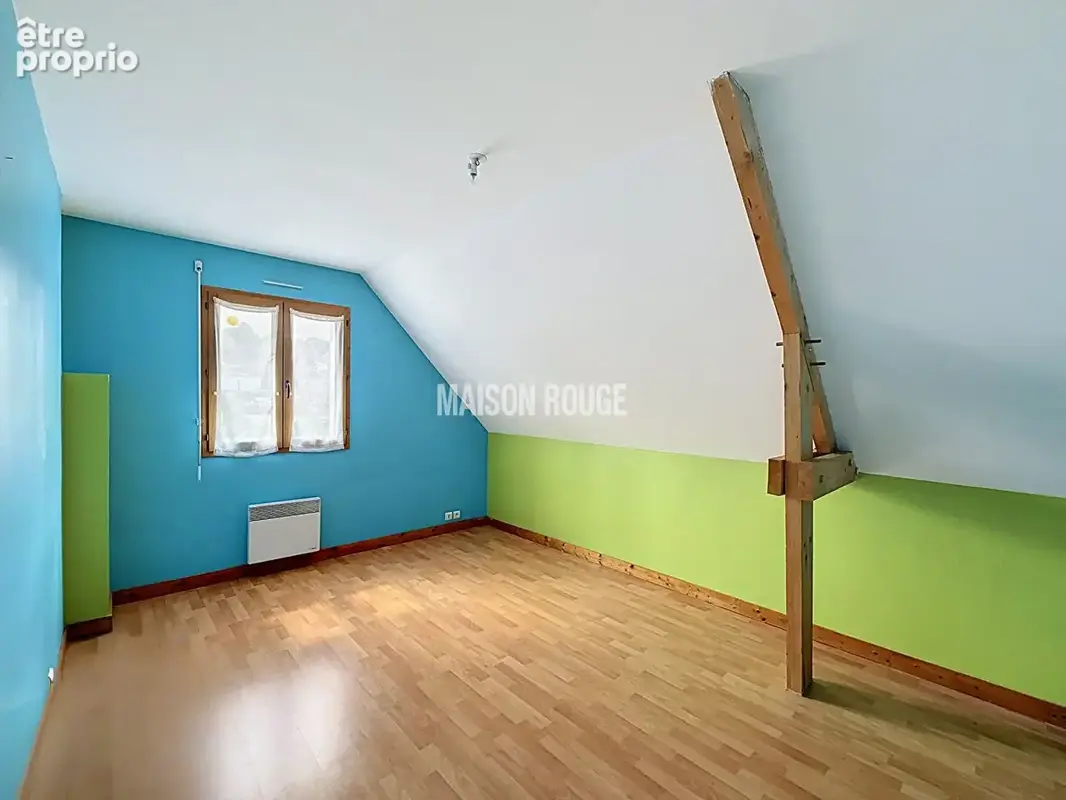 EPINIAC, Maison familiale avec quatre chambres, jardin et garage - photo 12