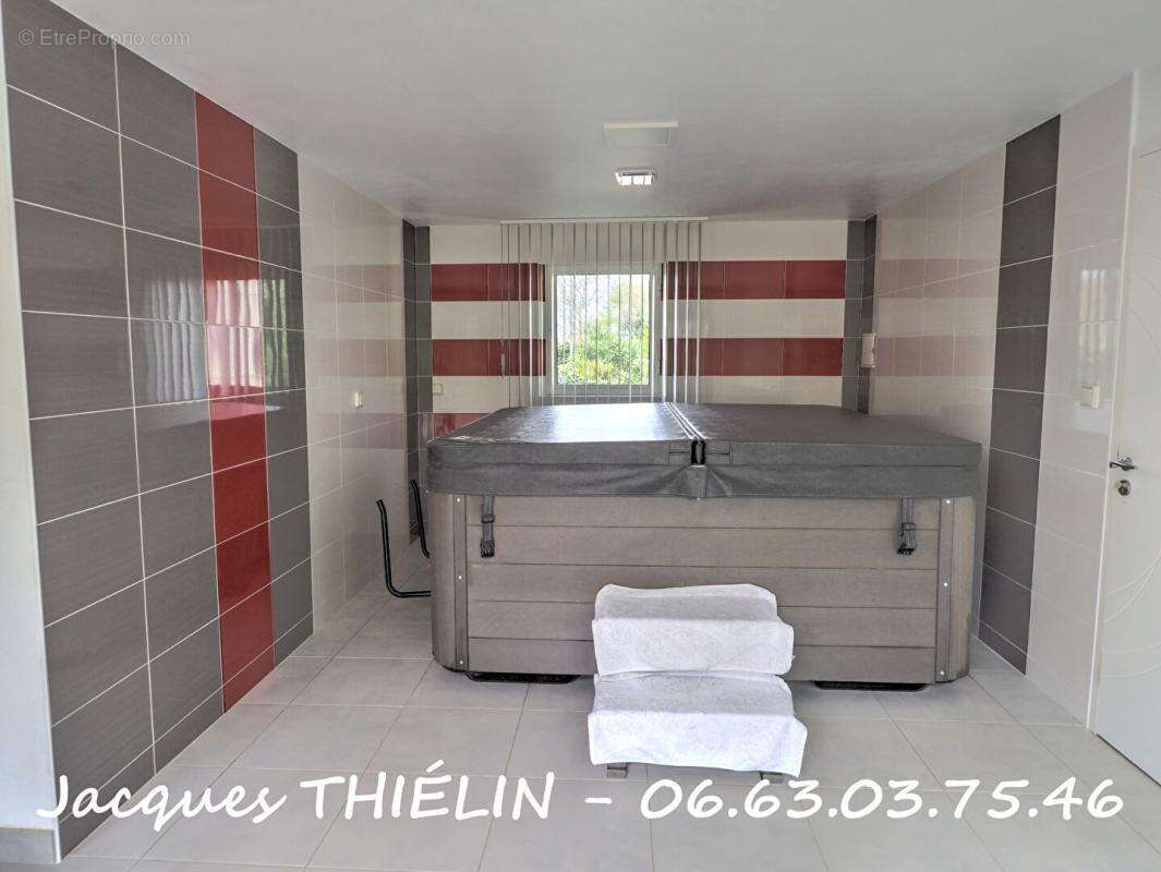 Maison à LONGUE-JUMELLES