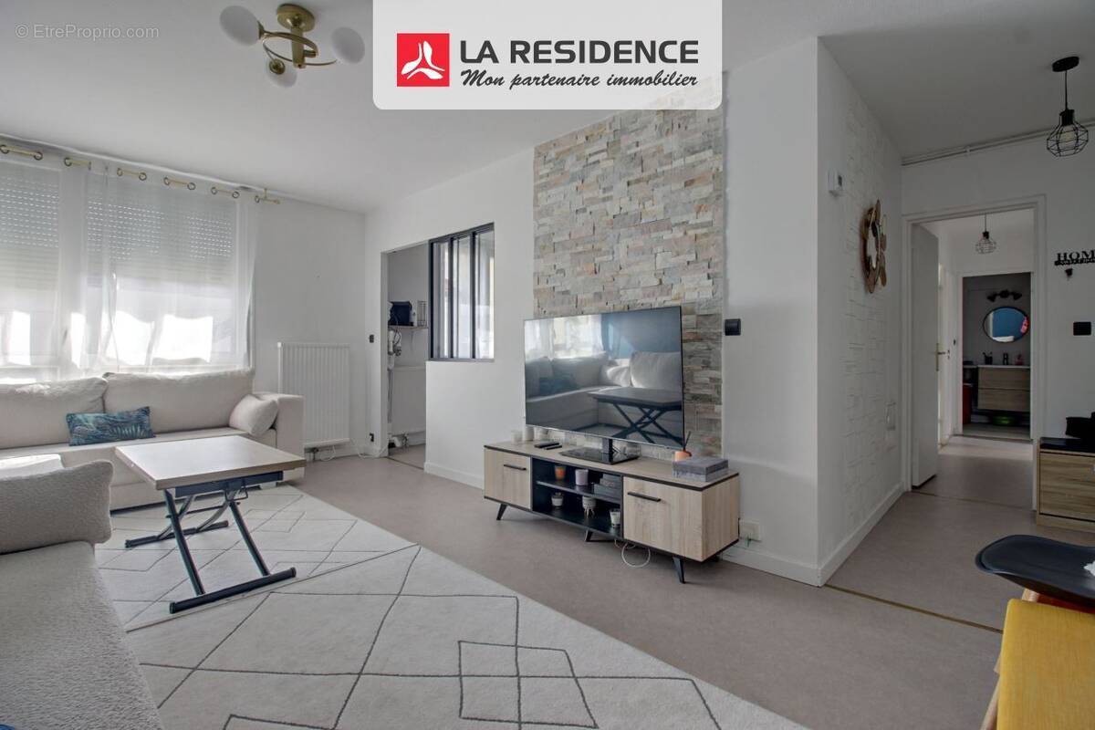 Appartement à SARTROUVILLE