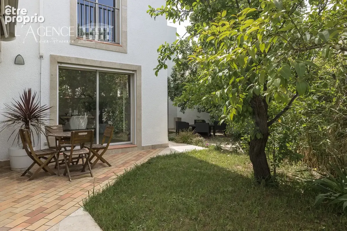 Maison 154 m² à Arles  - photo 2