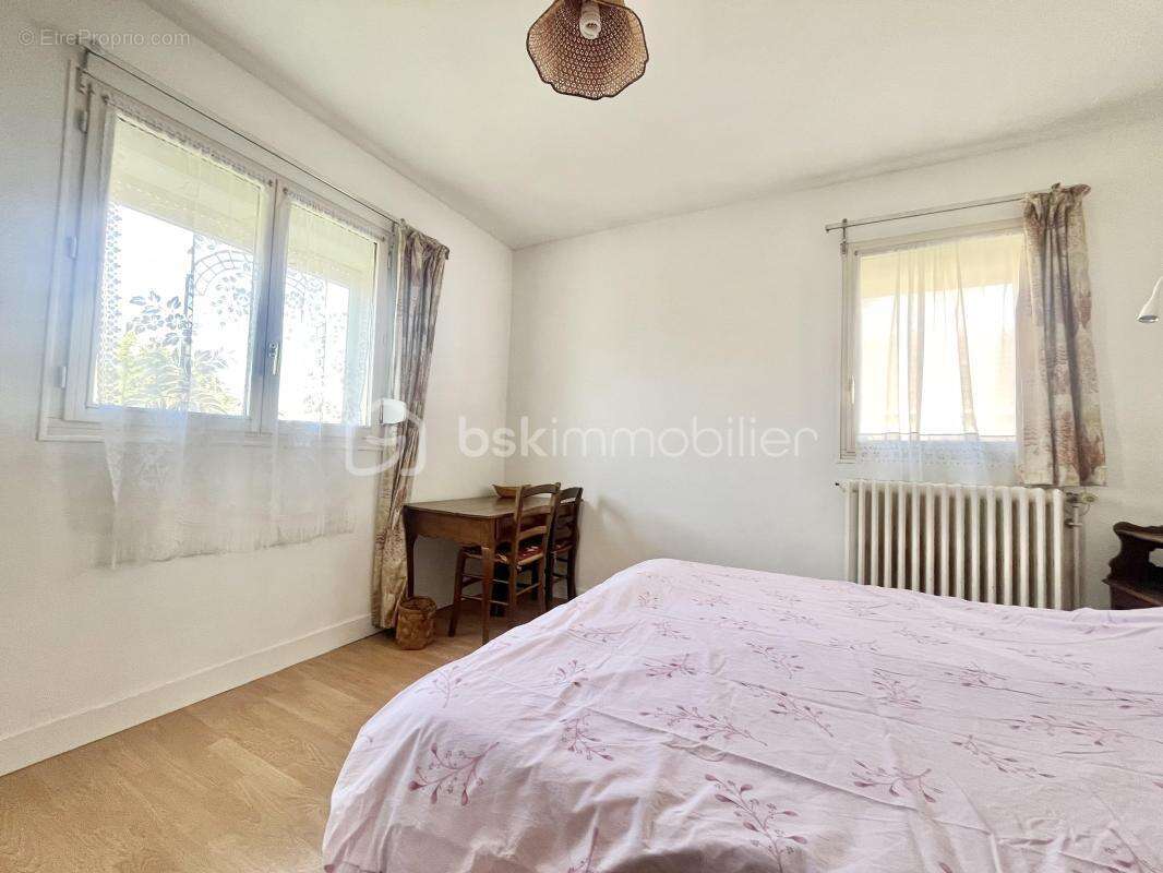 Maison familiale de 150m2 sur un terrain de 930m2 - photo 6
