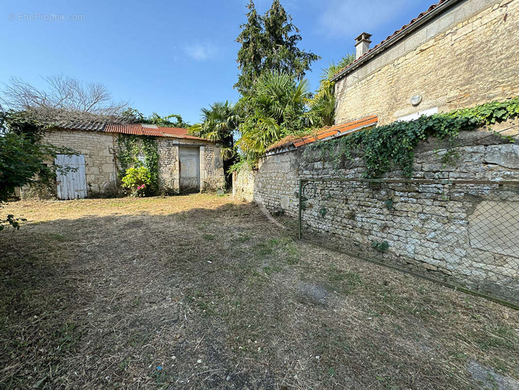Maison à NALLIERS