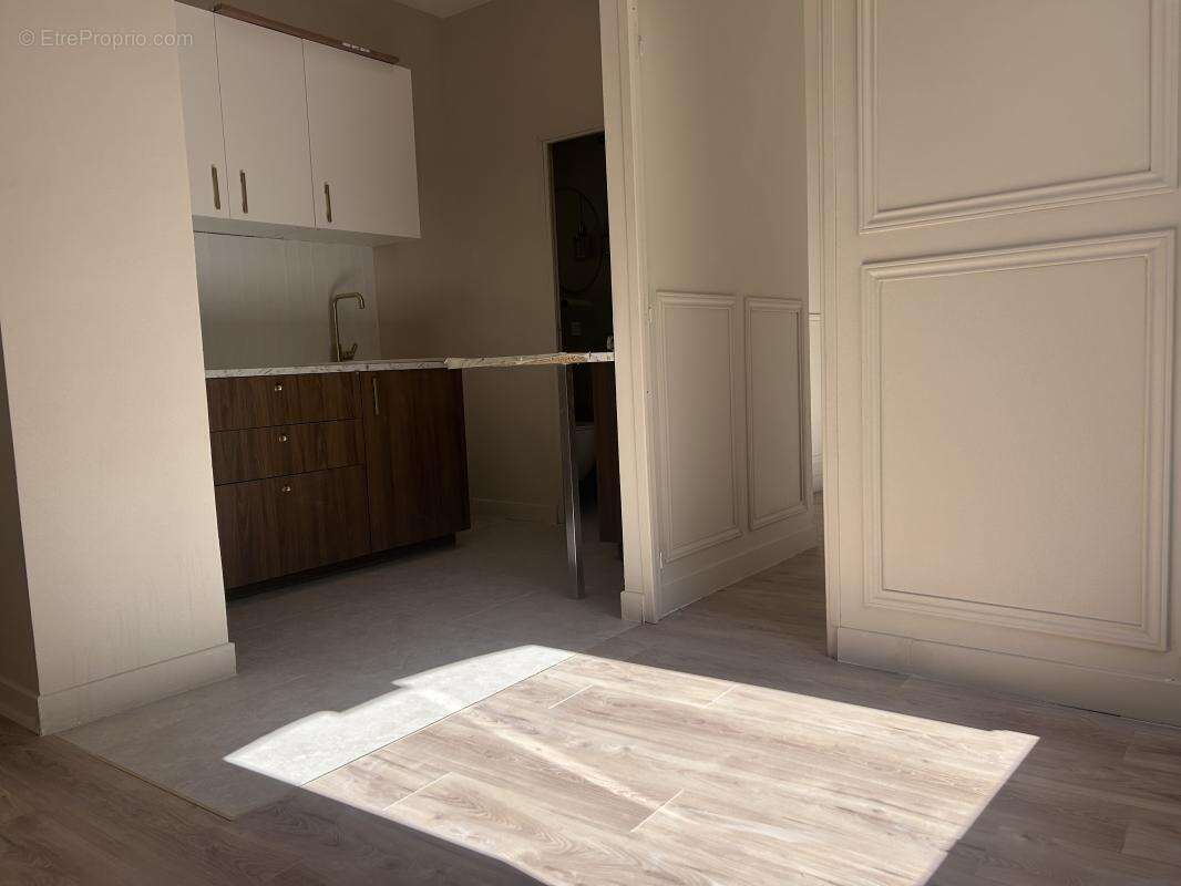 Appartement à MARSEILLE-1E