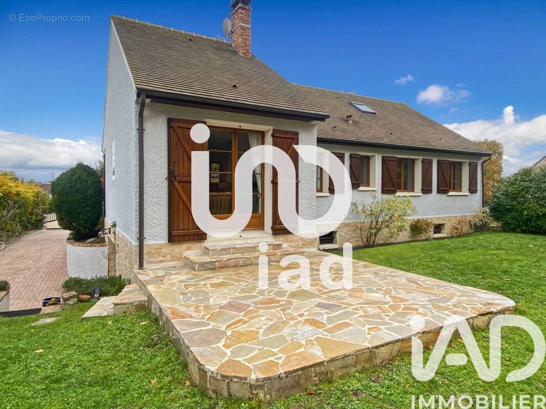 Photo 1 - Maison à VARENNES-JARCY