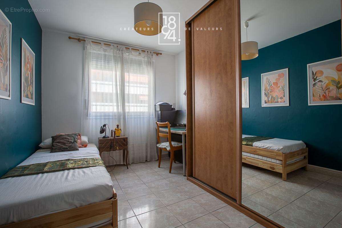 Appartement à MARSEILLE-2E