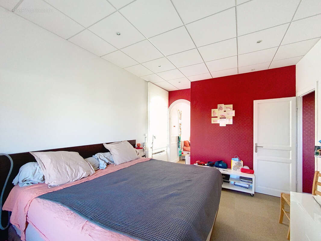 Maison à SAINT-PRIEST-EN-JAREZ