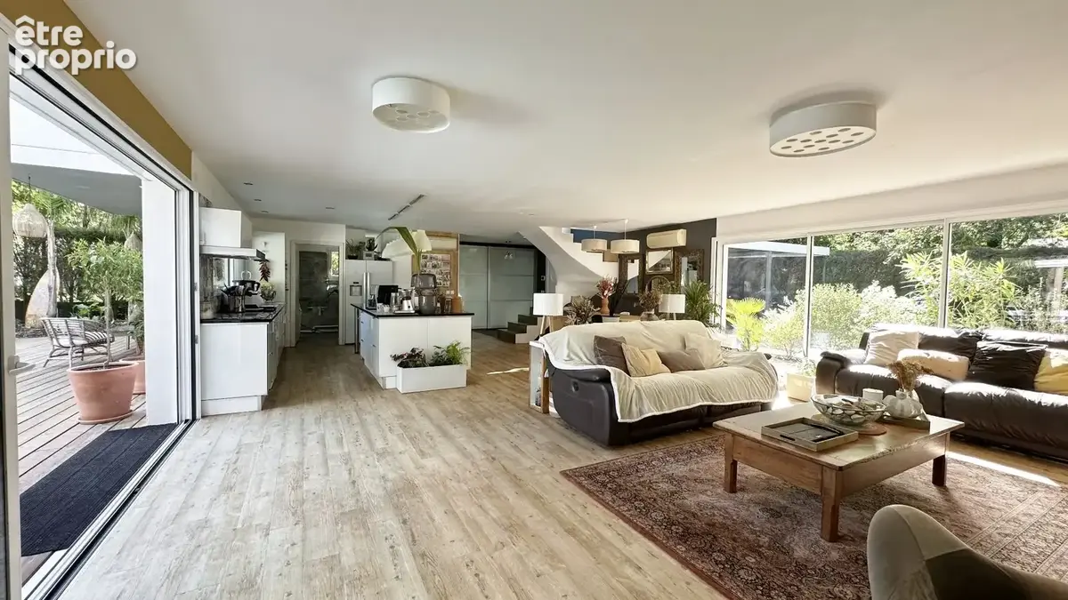 Propriete de 2 villas une de 9 pieces et une de 3 pieces pour un total  de 310 m2 - photo 6