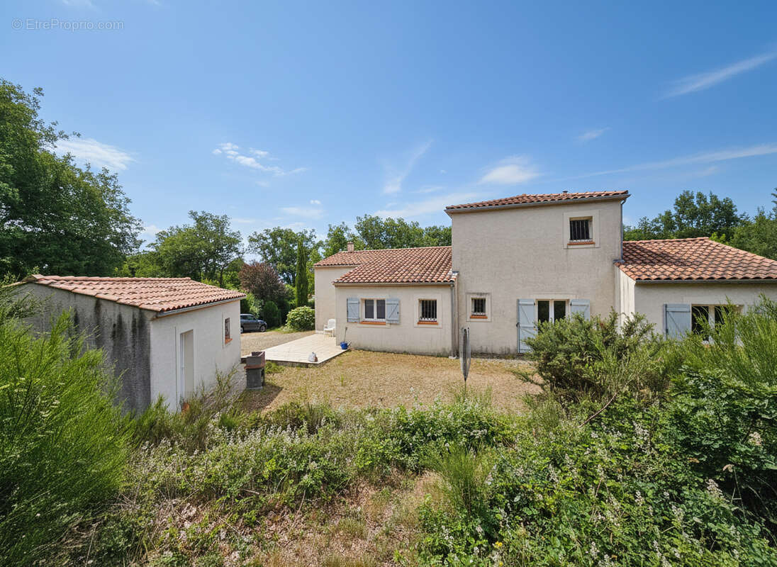 Maison à CUXAC-CABARDES