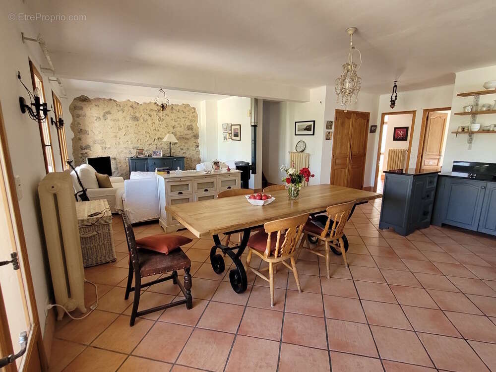Maison à SAINT-GENIES-DE-FONTEDIT
