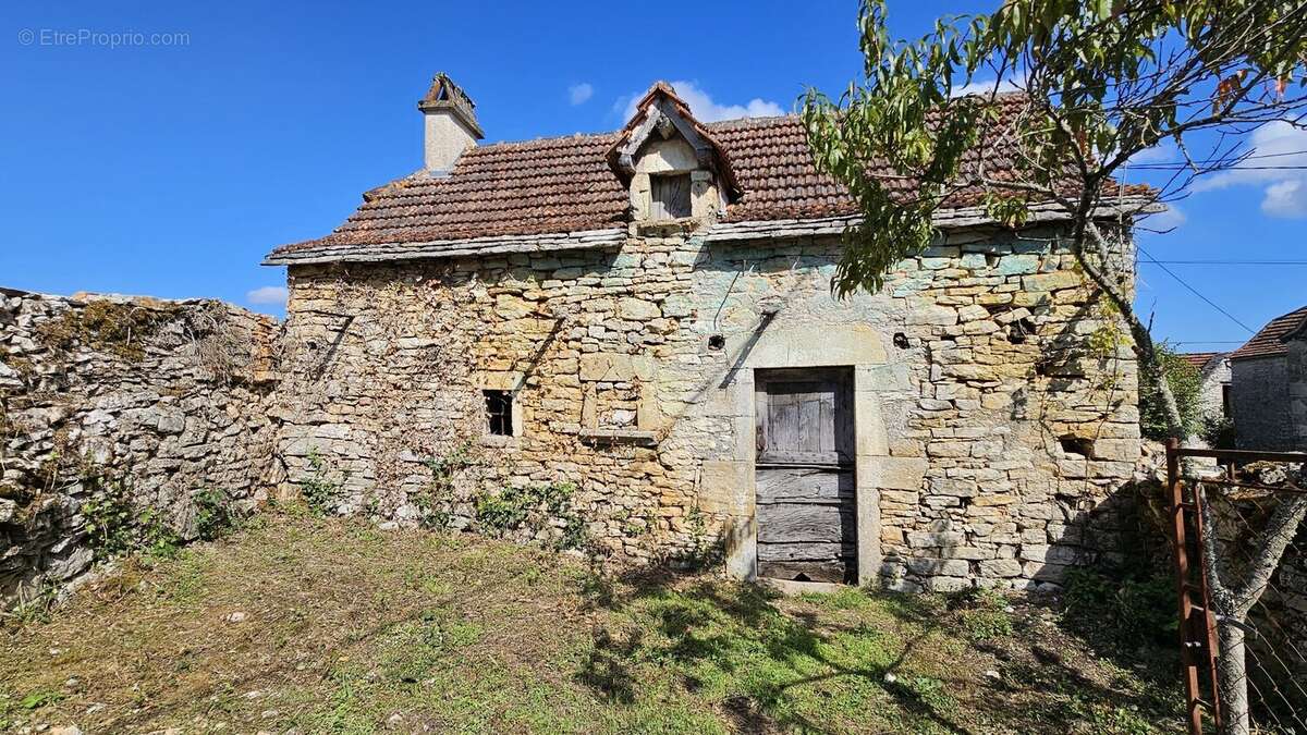 Maison en pierre à rénover sur le Causse proche de Cajarc - photo 2