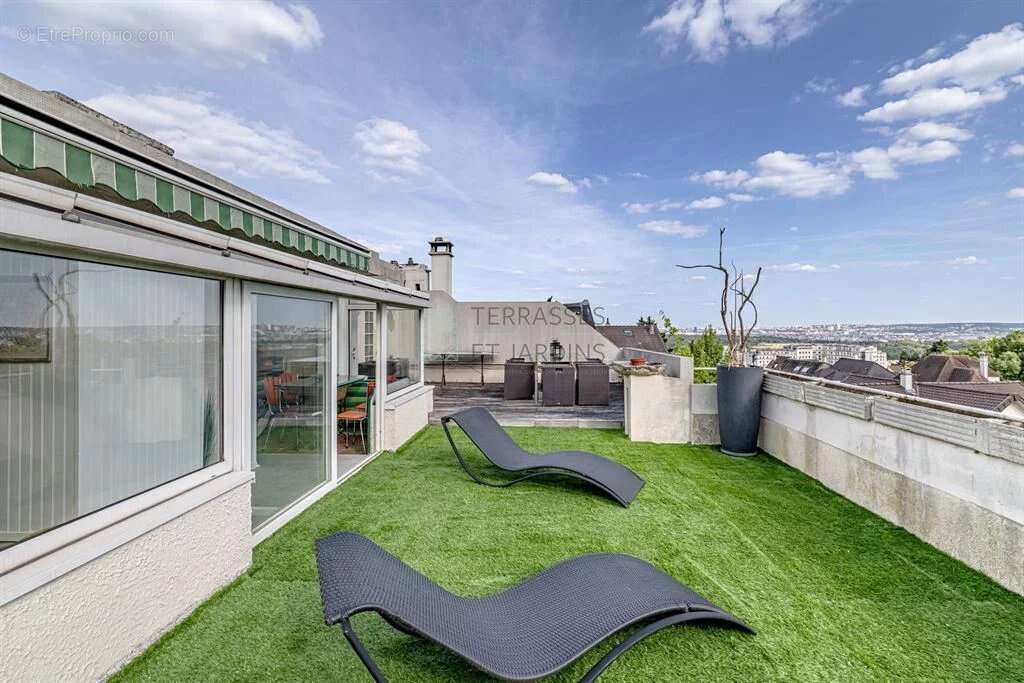Maison à SURESNES