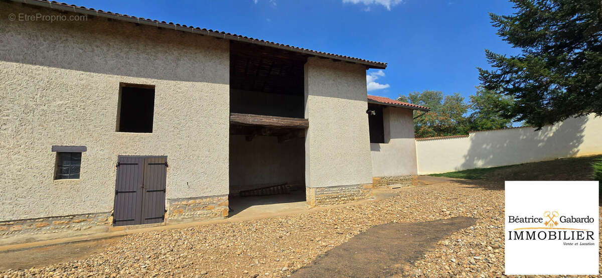 Maison Parcieux 4 pièce(s) 142 m2 - photo 3
