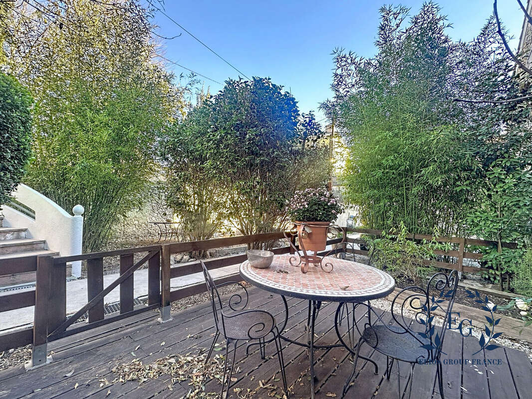 Maison à BESSE-SUR-ISSOLE