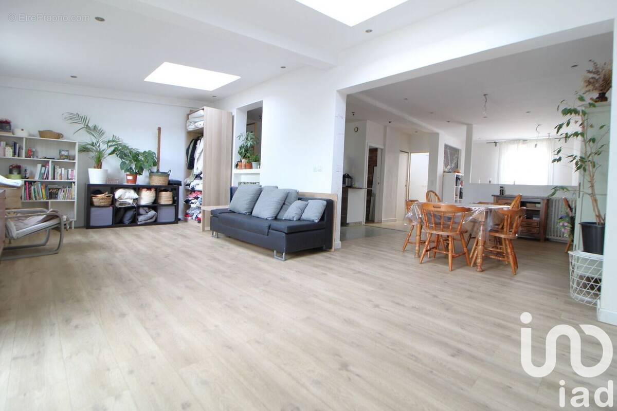 Photo 1 - Maison à VILLENEUVE-LE-ROI