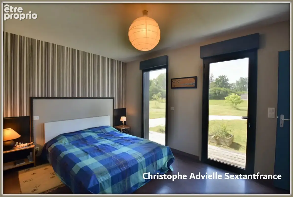 Villa d'architecte ossature bois, plain pied , 4 chambres , piscine, garage et atelier sur 1,6 Ha - photo 7