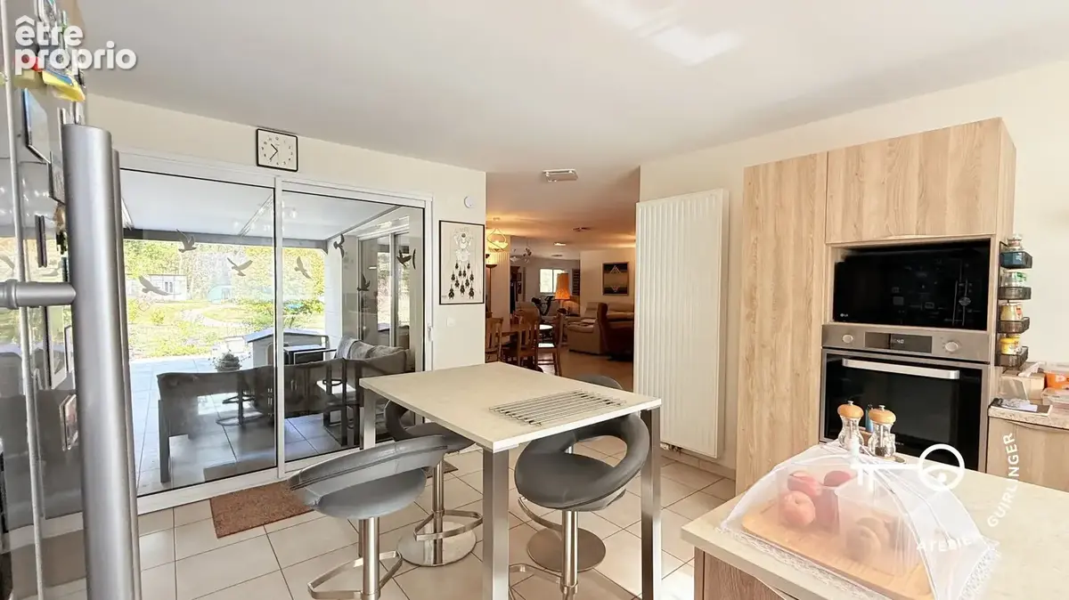Offrez-vous le confort d'une maison moderne au coeur d'un environnement idyllique et verdoyant. - photo 9