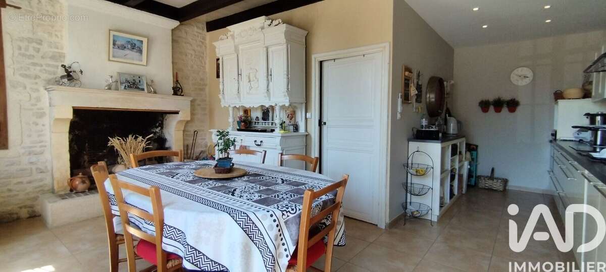 Maison 159 m² à Gourvillette  - photo 4