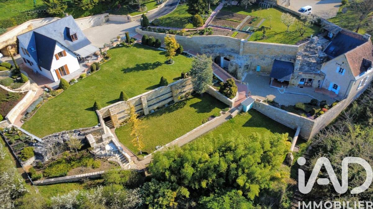 Photo 1 - Maison à CHINON