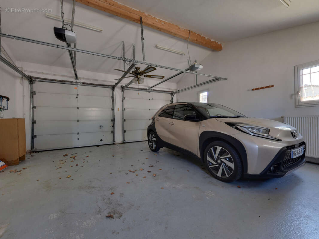 Maison à MONTELIMAR