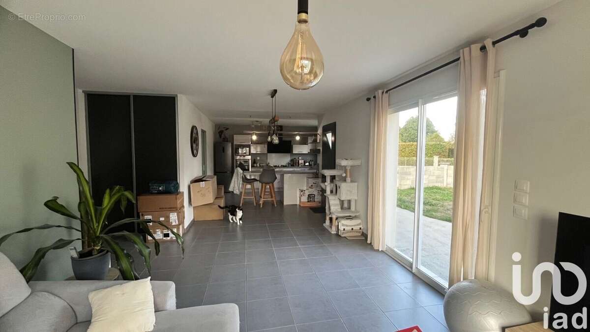 Photo 5 - Maison à ROULLET-SAINT-ESTEPHE