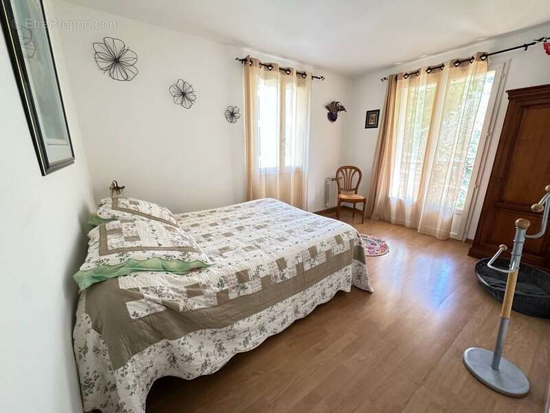 Appartement à GREOUX-LES-BAINS