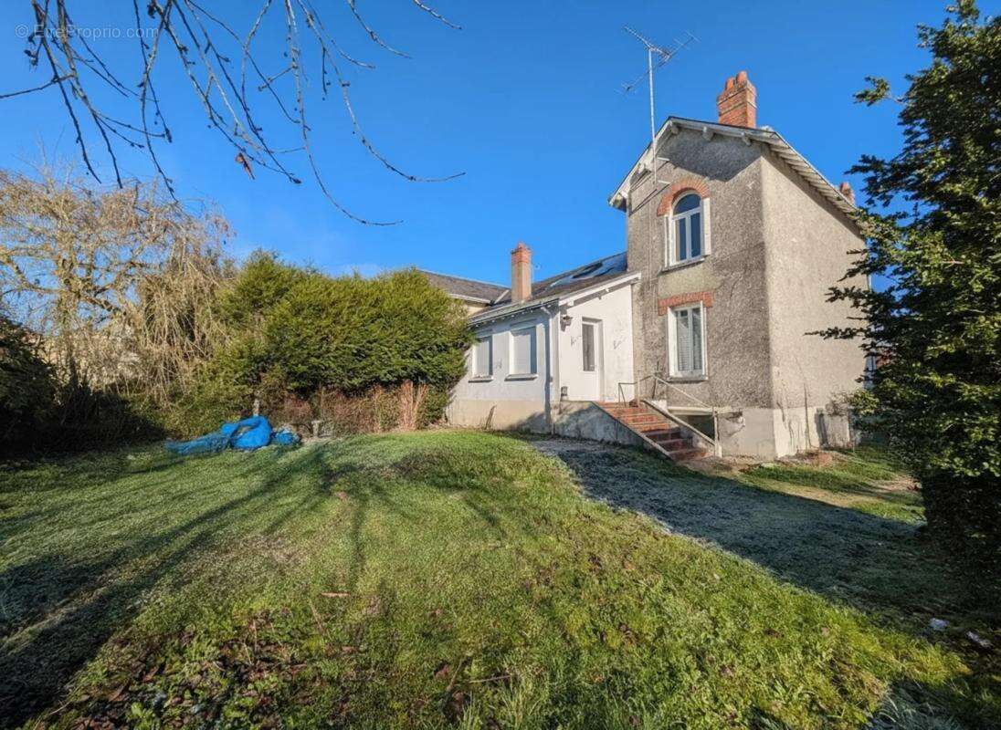 Maison à BELLEGARDE