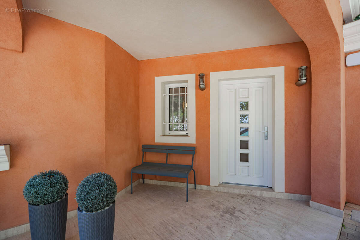 Maison à MANDELIEU-LA-NAPOULE