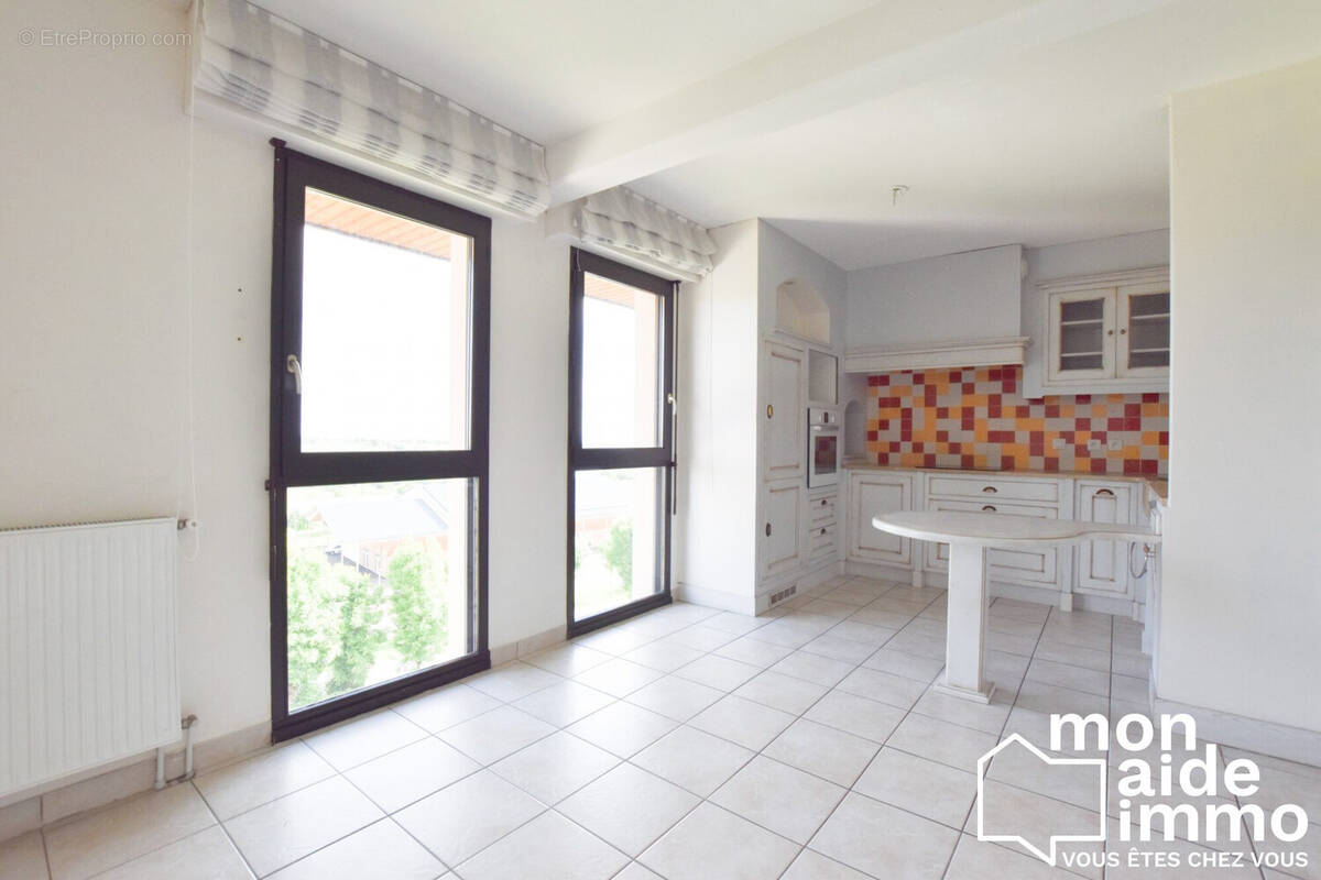 Appartement à BARAQUEVILLE