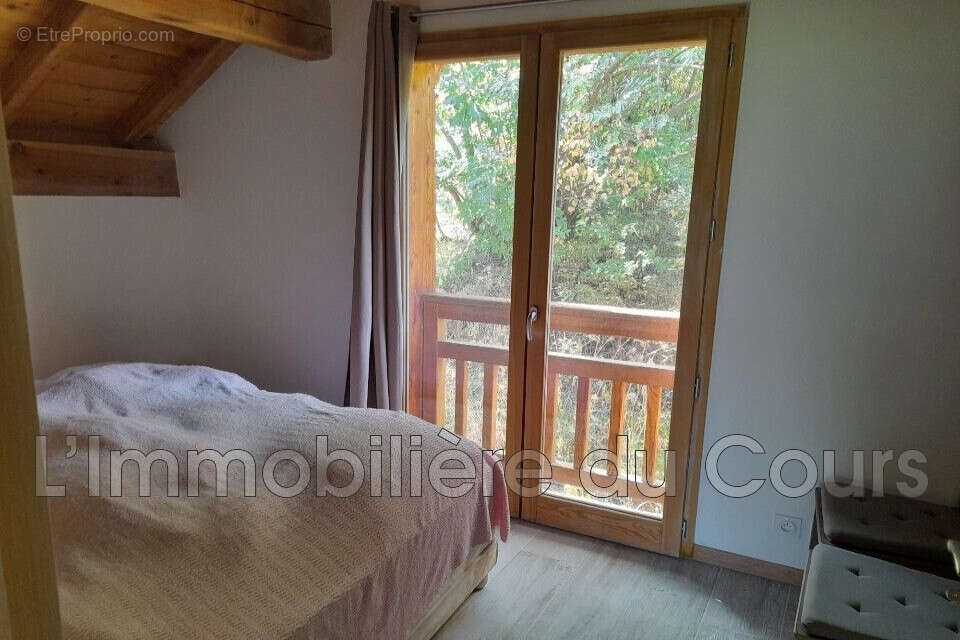Maison 92 m² à Puy-Saint-Vincent  - photo 8