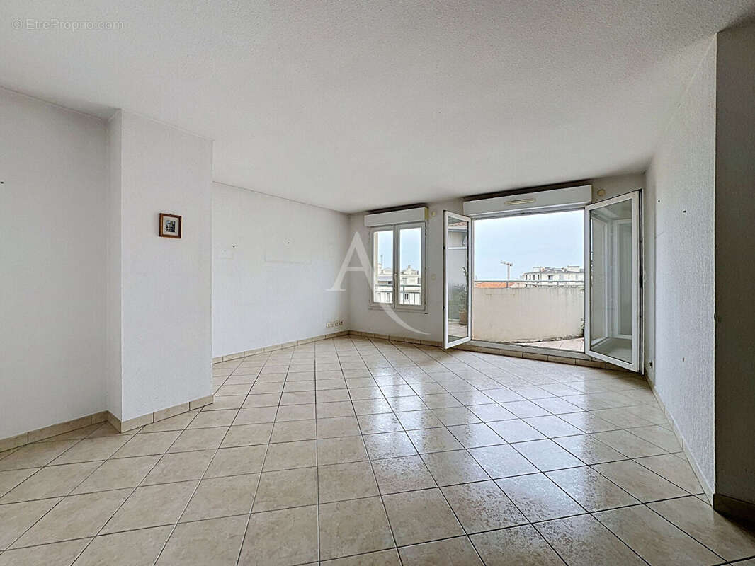 Appartement Antibes 4 pièces dernier étage- Centre Ville - photo 4