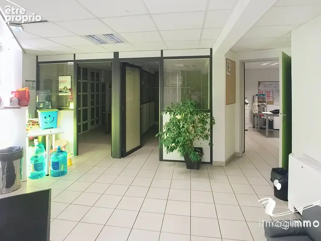 Emplacement rare ! Local commercial 210 m2 ? Quartier Gare Montpellier - photo 2
