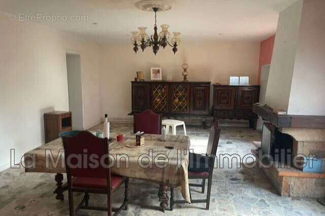 Maison 118 m² à Saint-Etienne-Du-Rouvray  - photo 2